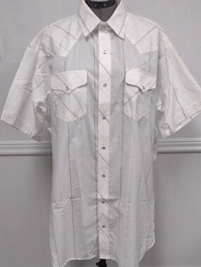 Western Men's White Short-Sleeve Button-Down Shirt with Subtle PinkStripes